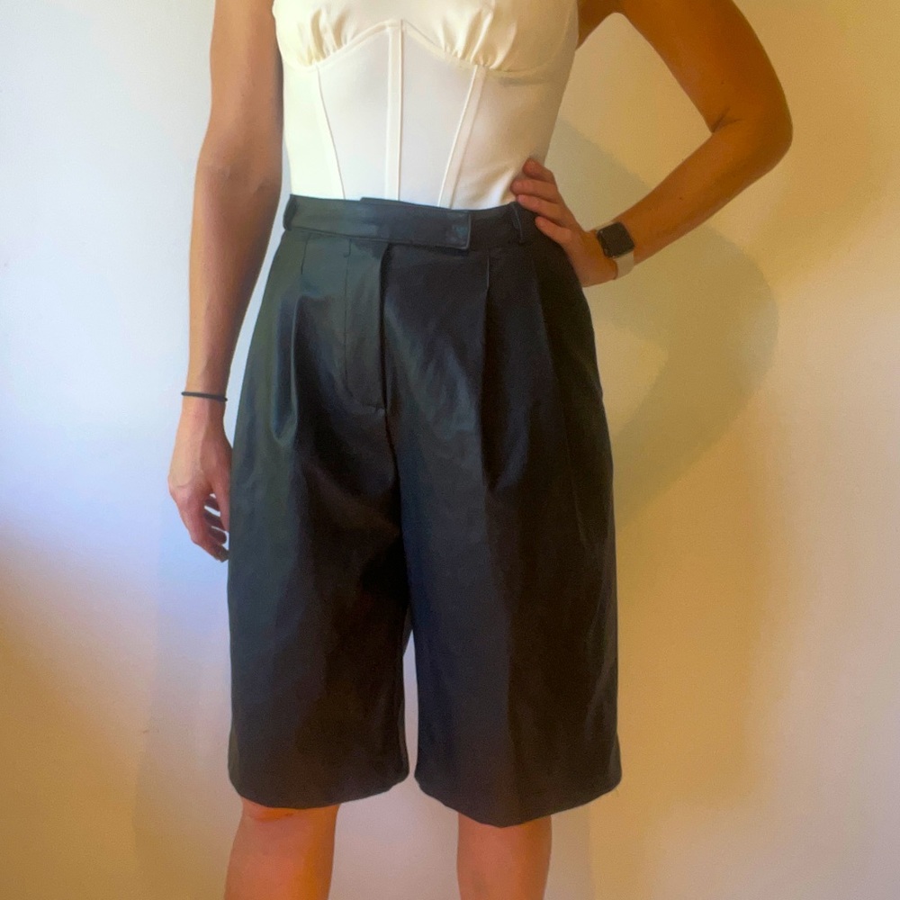 STAGE | HIGH WAIST BLACK PLEATED LONG LEATHER SHORTS